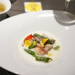 レストラン バカール -  香ばしく焼いた「殻牡蠣」のムニエル