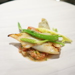 レストラン バカール -  菜の花を詰めた「子持槍烏賊」のレアソテー