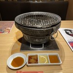 大衆炭火焼肉ジンギスカン ホルモン酒場 風土. - タレは３種類♪