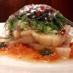 ボッテガ - 燻したメカジキと香草のカルパッチョ仕立て