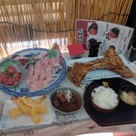 ヤマタくん - ご飯は１杯お代わり無料