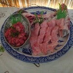 ヤマタくん - 珍味のカマトロとカマのネギトロ（ネギトロは「葱」ではなく「根切り取る」から来ている）