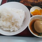 四日市ヒモノ食堂 - ごはん普通