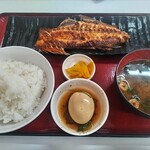 四日市ヒモノ食堂 - セットで950円