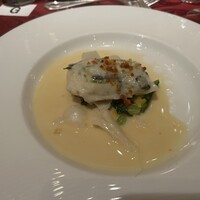 ホテル日航福岡 - 魚料理は長崎産の真鯛を使ったヴァブール、有明産海苔入りムースが添えられてました。