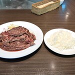 キャトルラパン - ステーキランチ400g 山葵醤油とライス大盛り