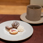 ARMONICO - シチリア産ピスタチオのクレームブリュレ　 完熟バナナのジェラート