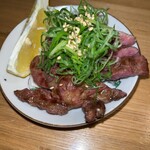 酒喰およべ - 牛タン　これで1人分‼︎