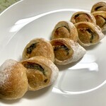 BAKE STAND - ベーコンエピ260円