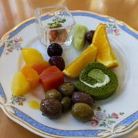 カフェトスカ - シーフードカクテル・マチェドニア・ロール抹茶