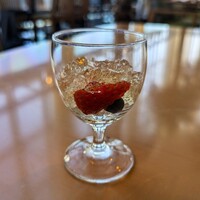 カフェトスカ - ベリーとスパークリングワインのジュレ