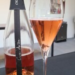 日本料理 TOBIUME - お酒①グラン・クリュ・シャンパーニュ・キュヴェ・アキラ・ロゼMV《マルチヴィンテージ》(シャンパーニュ、フランス)
      葡萄品種:シャルドネ、ピノ・ノワール