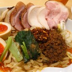 メンドコロ 天鳳 - ごちそう担担麺(1450円)、ライス(150円)。