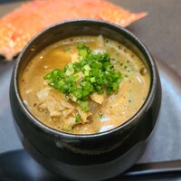 日本料理 TOBIUME - ⑨台湾蝤蛑(タイワンガザミ、福岡県豊前産)のビスク餡掛け椎茸(福岡県若松産)入り茶碗蒸し 
                    甲殻類のビスクは最近の田代シェフの十八番、臭みなく濃厚な旨み、某フレンチを彷彿とさせるハイグレードな味わい