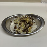 かれーの店 うどん  - オイスターゴッド（薬膳）、トマトトッピング、ご飯大盛り