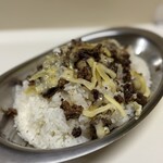 かれーの店 うどん  - オイスターゴッド（薬膳）、トマトトッピング、ご飯大盛り