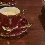 不純喫茶 アルテミス - このカップにワタシの人差し指は入りませんが。