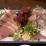 庄や - 氷見寒ぶり刺身480円＆アジ刺身360円