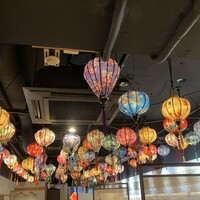 中国菜酒 蜀留香 - ランタンが沢山ぶら下がっていてハオな内装。