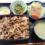 キッチン忠 - 「豚肉のタレ焼重」650円