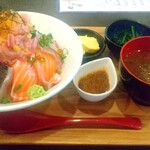 やおき - ばくだん海鮮丼