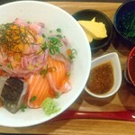 やおき - ばくだん海鮮丼