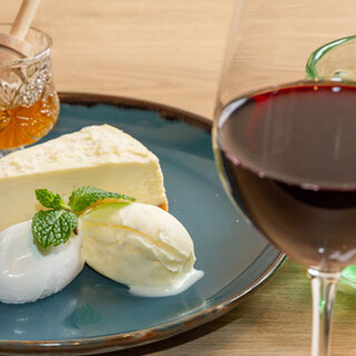 10種類の多種多彩なオトナチーズケーキで贅沢なひとときを