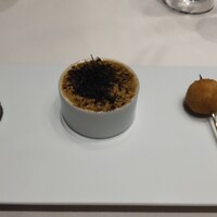 レスプリ ドゥ クゥー ドゥ フランス - 左端はすみません、説明忘れました。真ん中はトリュフのムースのトリュフ掛け、濃厚な味わいです、右端オマール海老のフライ、ジュワッと来ます❤