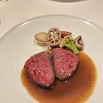 ヴレ ド ヴレ シェ ヒロ - 蝦夷鹿モモ肉のロティ