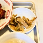 伯爵の肉団子 - 小鉢(小皿)にたっぷりの"搾菜"。