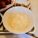 伯爵の肉団子 - 熱々提供が嬉しい、"掻き玉" 中華スープ。お代わり無料。