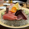 マグロ 日本酒 光蔵 - 鮪と季節の海の幸3種盛り合わせ(キハダマグロ赤身、鯛、カツオ)