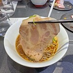 Japanese Soba Noodles 蔦 - 大きな豚肩ロースチャーシュー