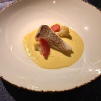 ROTISSERIE★BLUE - 真鯛のポワレ　サフランソース