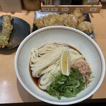 讃岐うどん 宗 - かしわ味玉天ぶっかけ＋麺大盛り＋ちくわ天（980円＋150円＋100円）