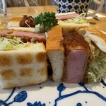 ペリカンカフェ - 横から見たハムカツサンド。