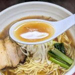 麺 えどや - 濃い目ニボシは嫌味が無く良い感じ。