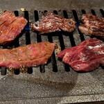 焼肉や - ロースとハラミ