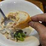 キッチン ブルー グローブ - パンとソース