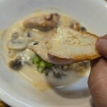 キッチン ブルー グローブ - パンと共に