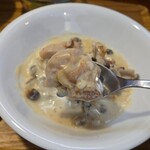 キッチン ブルー グローブ - ２つ目のチキン