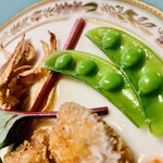 おきな堂 - 【料理】ヒレカツの付け合わせ