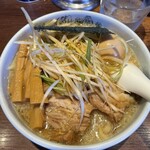 二九八家 いわせ - 全部入りラーメン中盛（醤油味）