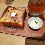天然酵母の食パン専門店 つばめパン&Milk 名駅店 - 