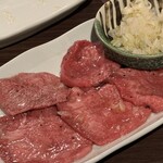 炭火焼肉ホルモン うらら - 
