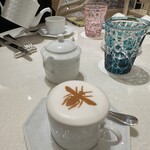 カフェ ディオール バイ アンヌ=ソフィー・ピック - 