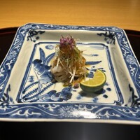 眞善美 - 伊勢海老と海月
                    豆板醤ピーナッツ油のソース　　　　　　　　　　　　　上から葱と生姜　　酢橘を絞って