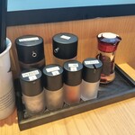 麺屋たけ井 - 色々な調味料をお好みで