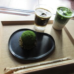 ROKUSAI - 【苔玉チーズケーキセット（抹茶ラテ）１４００円】＆【ほうじ茶ラテ　６５０円】