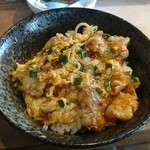 肉 じゅうご - ごはんにホルモンと玉子とじをのっけて丼にしていただきました(’-’*)♪